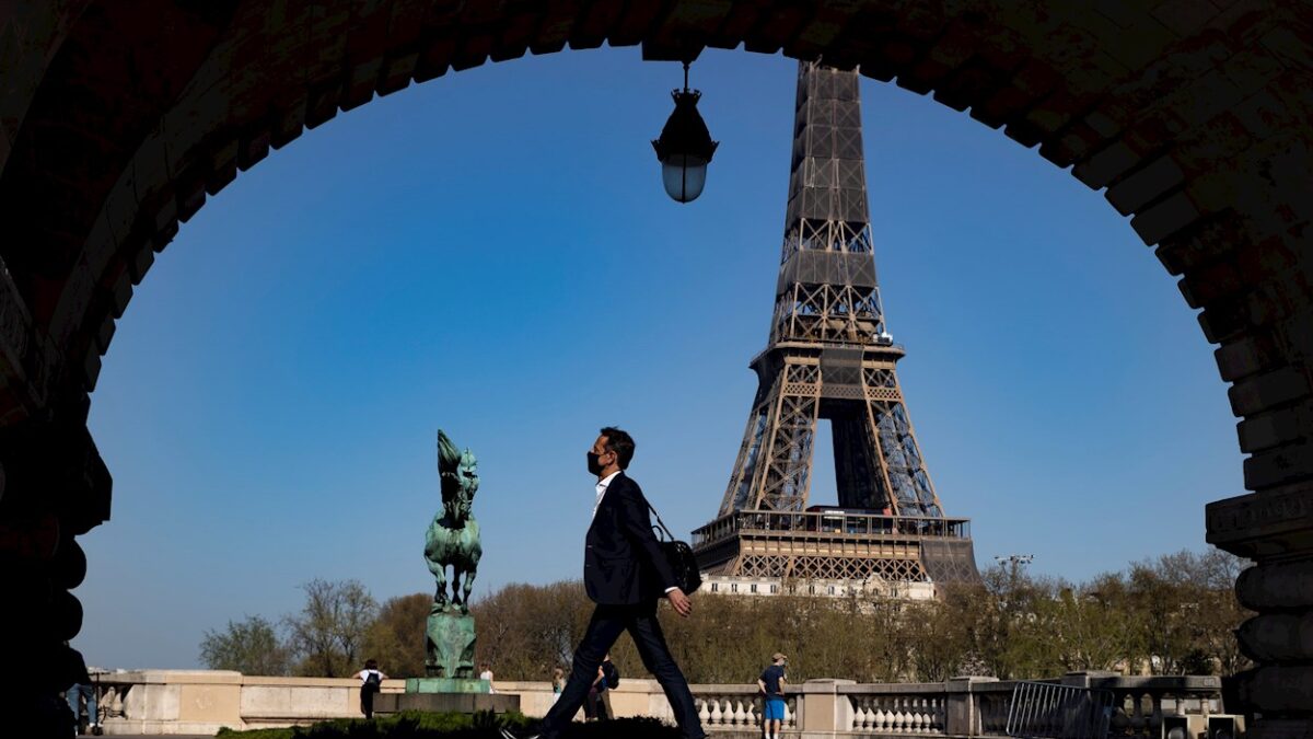 Varios ministros franceses son acusados de acudir a cenas y fiestas clandestinas