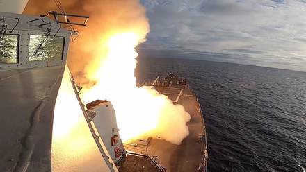 (VÍDEO) EE.UU. logra el disparo de misiles antibuque a mayor distancia en la historia naval
