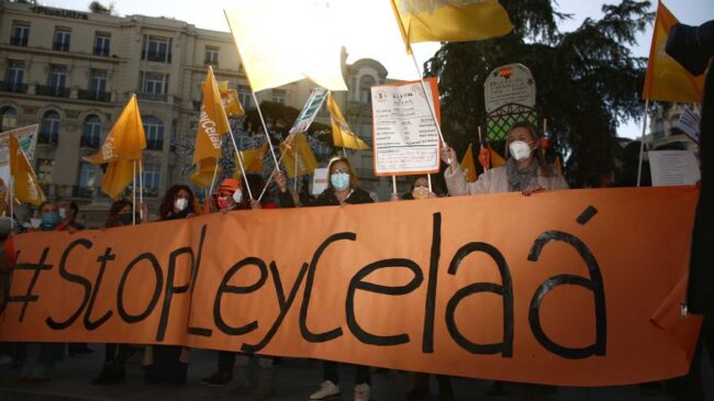 López Miras anuncia que Murcia cambiará el decreto de admisión de alumnos para sortear la ley Celaá