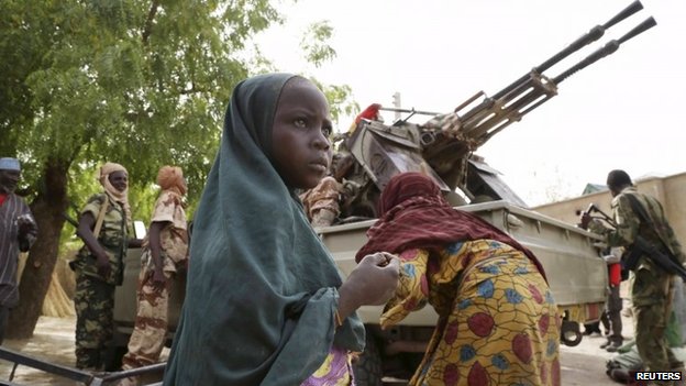 Cientos de escuelas cierran en Nigeria por temor a los secuestros de niños por el grupo Boko Haram