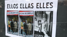 La 'plaza roja' de Vallecas aparece llena de carteles contra Iglesias antes de su mitin