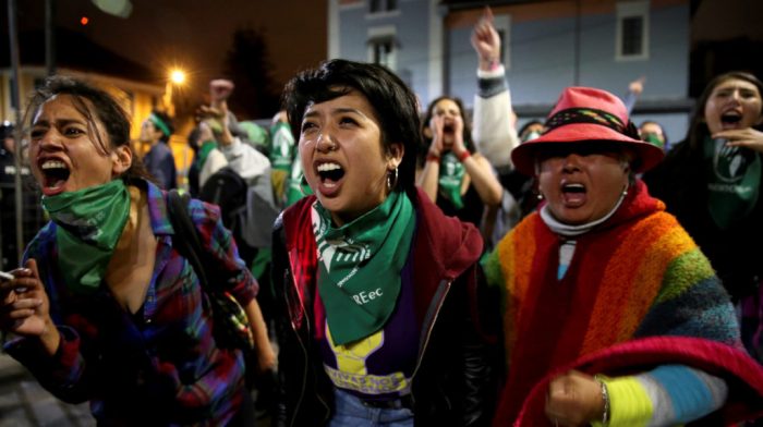 Ecuador despenaliza el aborto por violación en un fallo histórico