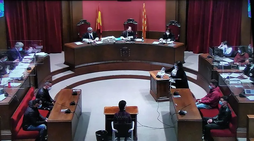 Penas de 31 y 13 años de cárcel a tres de los acusados por la violación grupal de Sabadell