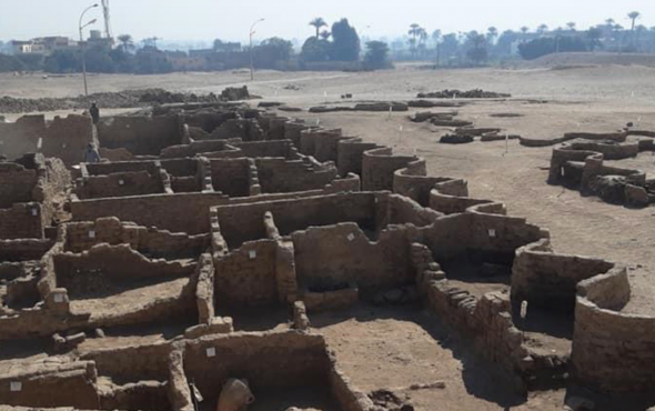 Encuentran en Egipto bajo la arena una gran ciudad perdida de 3.000 años de antigüedad