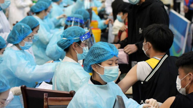 China tiene como objetivo que los niños de 3 a 11 años reciban la pauta completa de vacunación para finales de este año