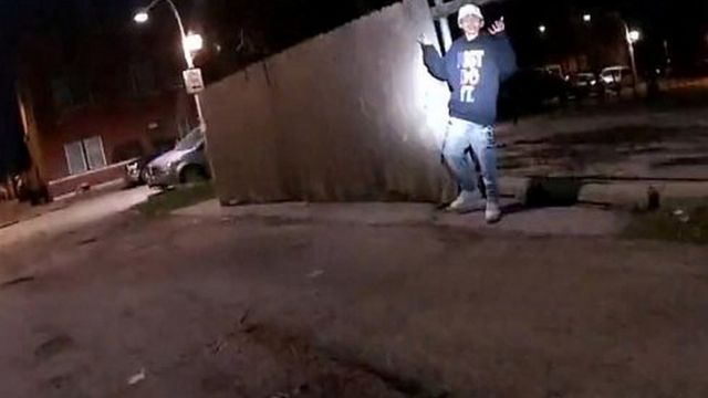 (VÍDEO) Polémica en EE.UU. por un vídeo en el que un policía mata a un niño de 13 años con las manos levantadas