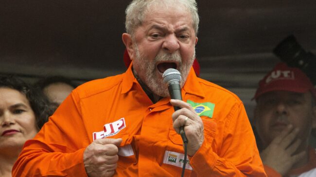 Lula acusa a Bolsonaro de emular a Trump en su intento de generar "confusión" al cuestionar el voto electrónico