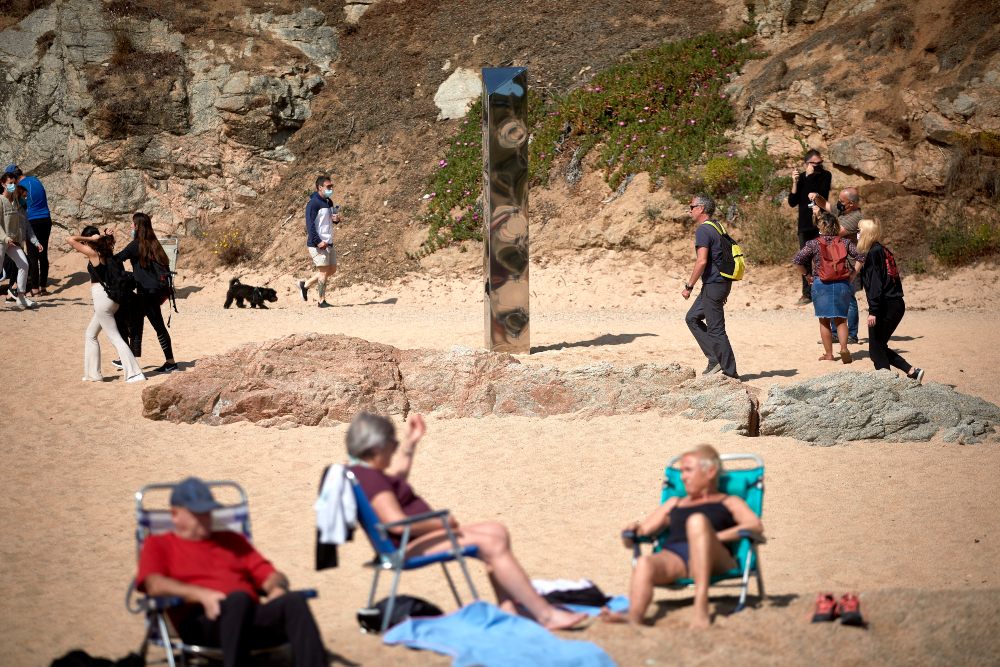El monolito de Platja d'Aro similar al de Utah aparece derribado