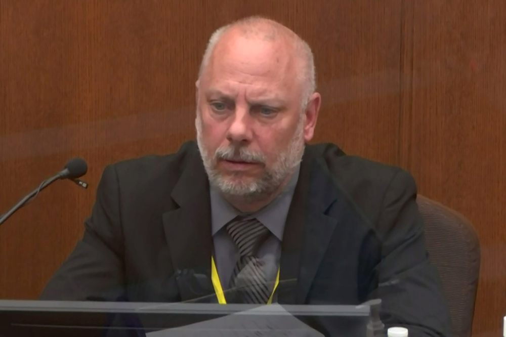 El supervisor de Chauvin afirma que no era necesario seguir inmovilizando a Floyd al dejar de resistirse