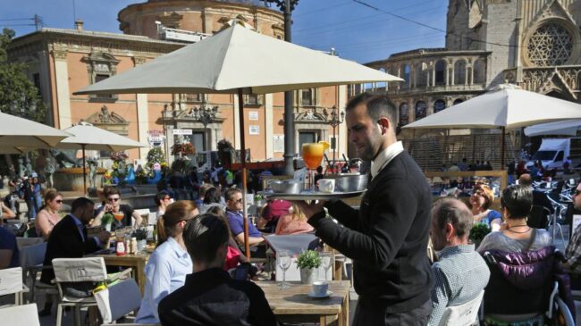 La Comunidad Valenciana amplía a 6 las personas en reuniones y en mesas de bares