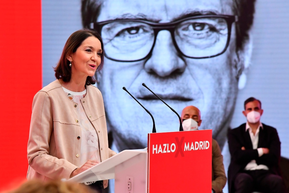 La ministra Reyes Maroto recibe un sobre con una navaja ensangrentada