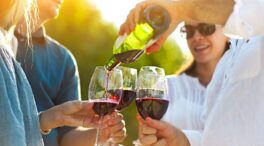 ¿Se puede beber alcohol tras vacunarse contra el coronavirus?