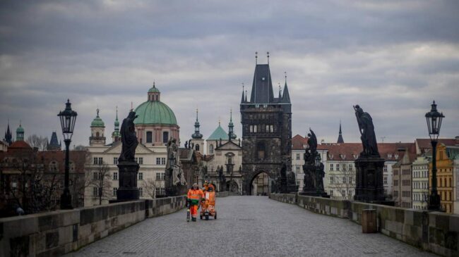 La República Checa levanta el estado de emergencia y el confinamiento