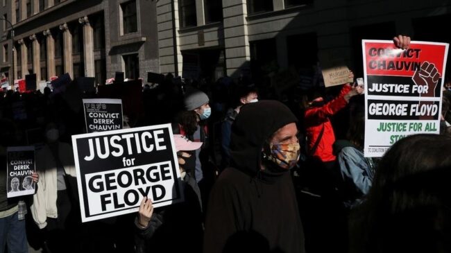 El jurado popular del caso Floyd comienza sus deliberaciones encerrado en un hotel