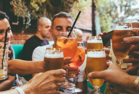 Rebujito, sidra, pacharán...¿Cuál es la bebida típica de tu comunidad autónoma?