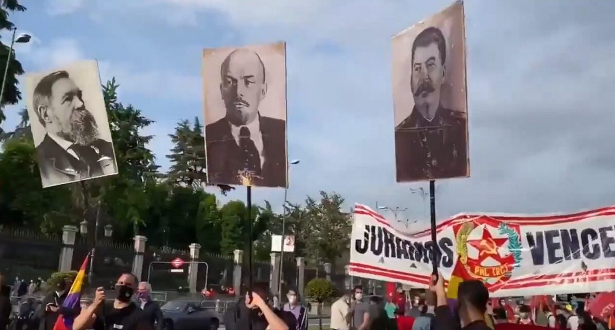 (VÍDEO) Polémica manifestación en el aniversario de la II República honrando la figura de Stalin