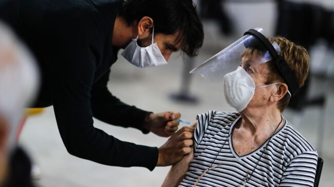 España supera los 80.000 fallecidos por coronavirus, con una incidencia que continúa a la baja