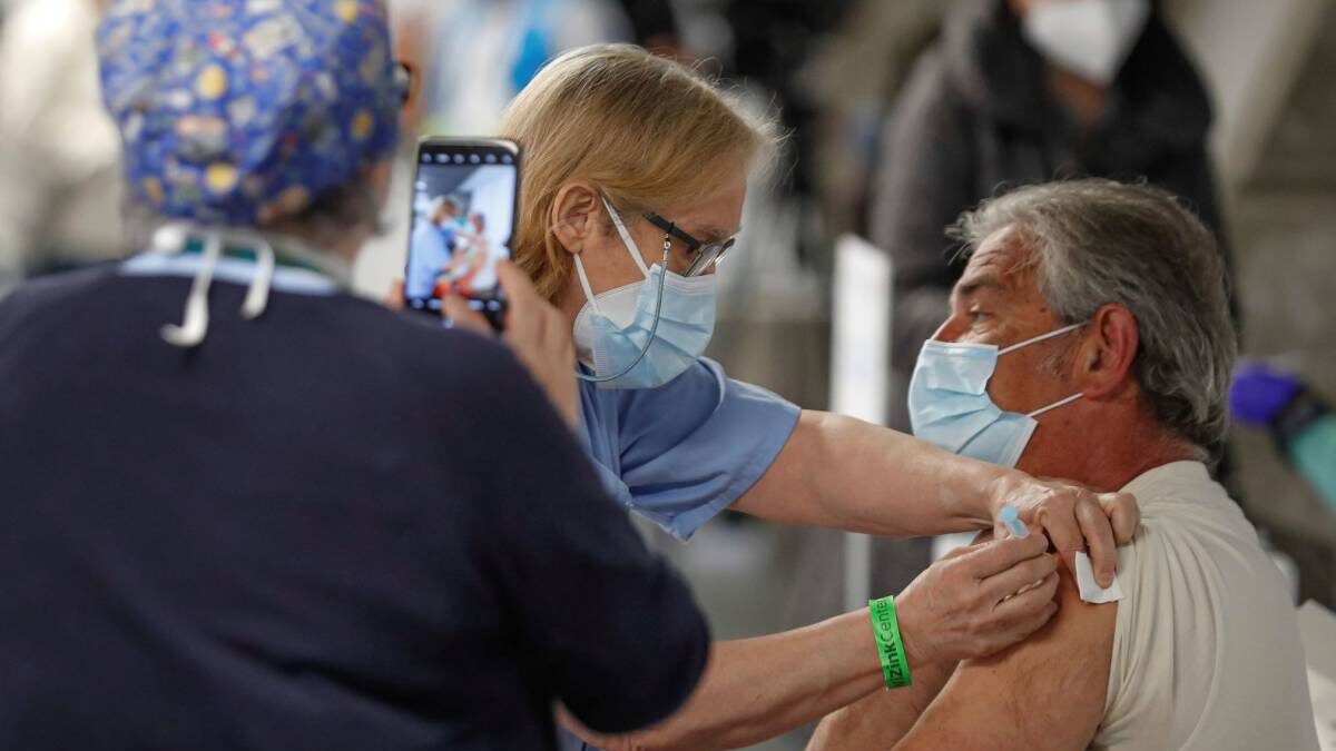 Madrid empieza a vacunar con Janssen a la población general de 68 a 74 años