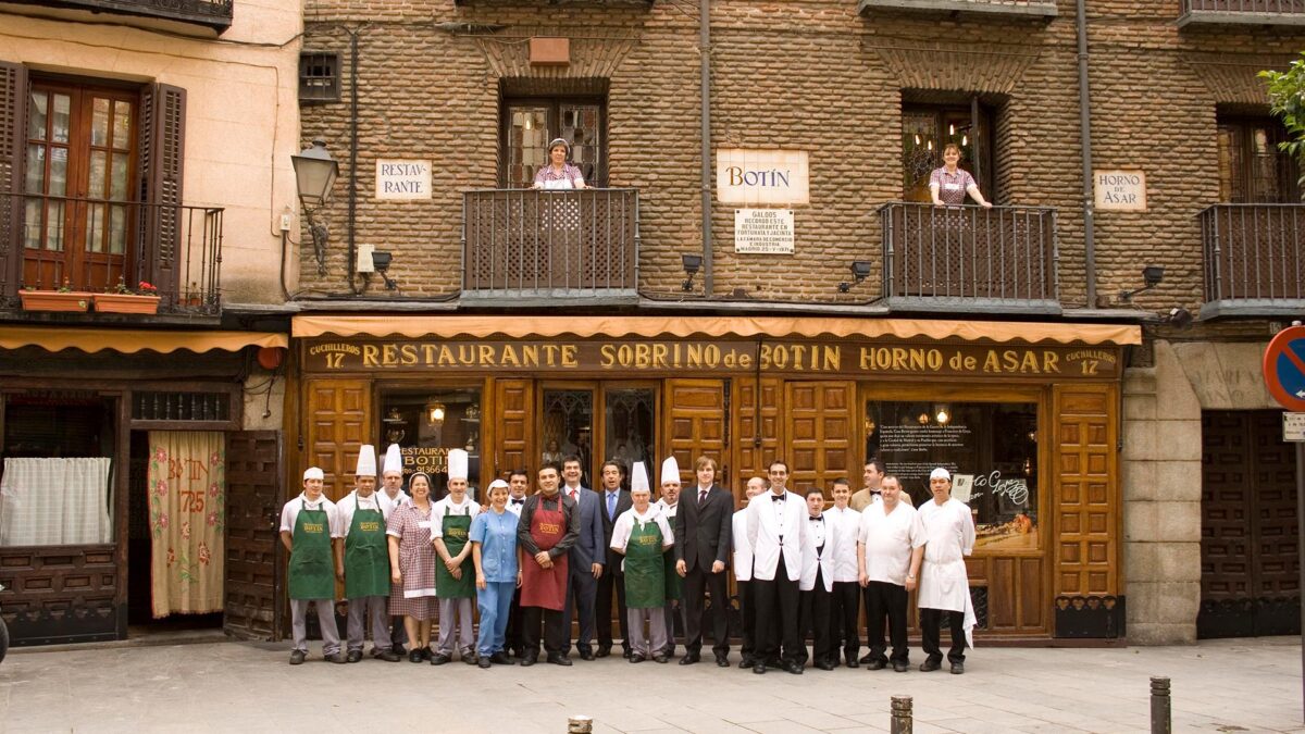 Sobrino de Botín, el restaurante más antiguo del mundo, lucha por salir adelante tirando de solera