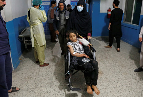 La mayoría son estudiantes: ya son más de 50 las víctimas en el atentado contra una escuela femenina en Kabul