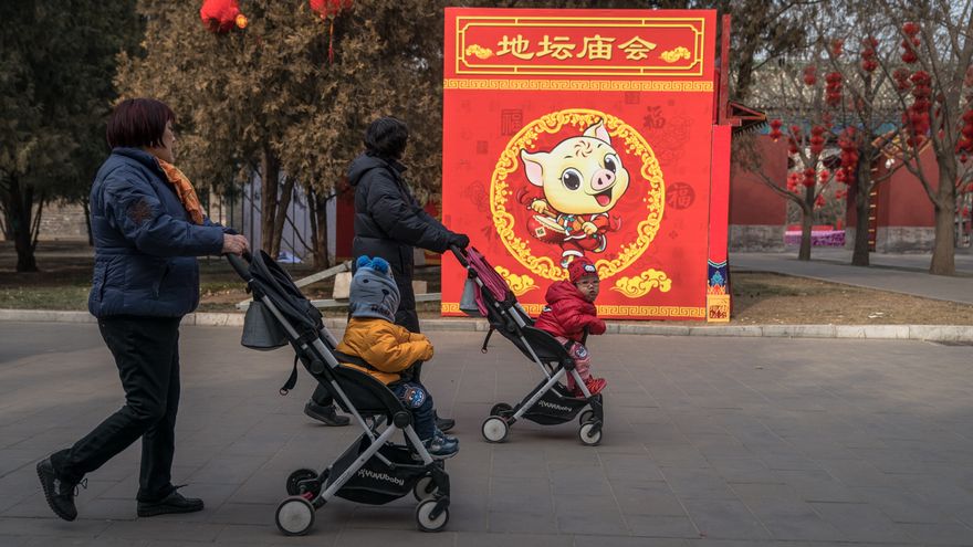 China permite a sus ciudadanos tener un tercer hijo para frenar el envejecimiento