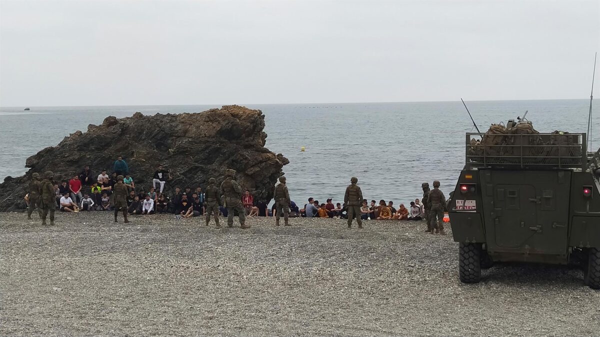 (VÍDEO) El Ejército se despliega en Ceuta ante la masiva llegada de inmigrantes marroquíes a nado
