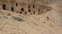 (FOTOGALERÍA) Descubren 250 tumbas del antiguo Egipto cavadas en la montaña