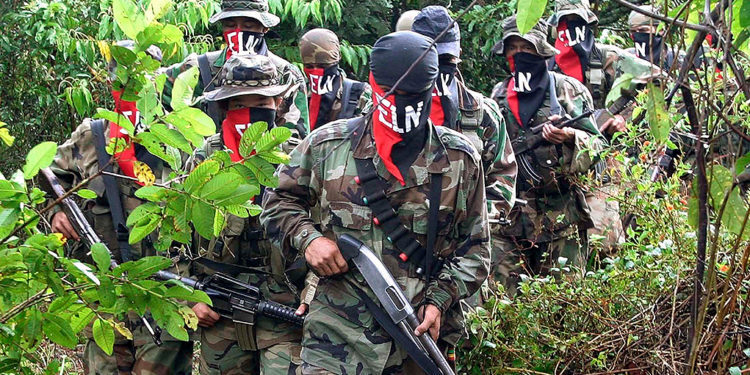 La guerrilla colombiana del ELN da pie a retomar el diálogo, aunque avisa: «Duque debe dejar de ilusionarse, no aceptaremos imposiciones»