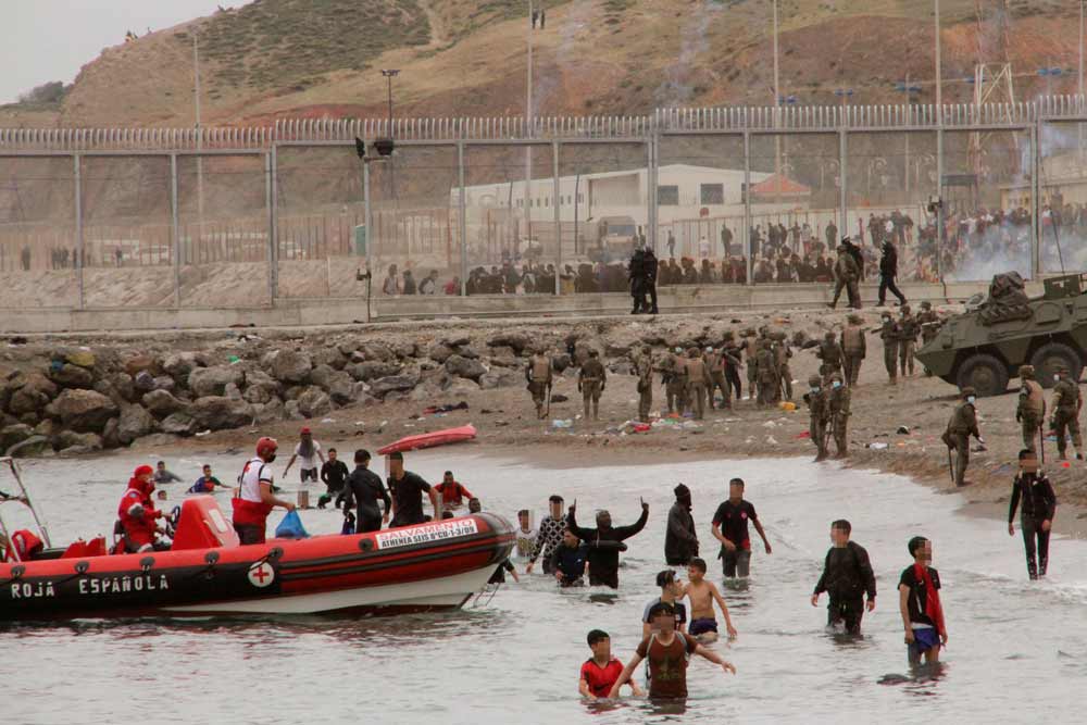 España aprueba una ayuda de 30 millones a Marruecos para controlar la inmigración