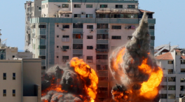 (VÍDEO) Polémica por el bombardeo de Israel a un edificio que albergaba periodistas en Gaza