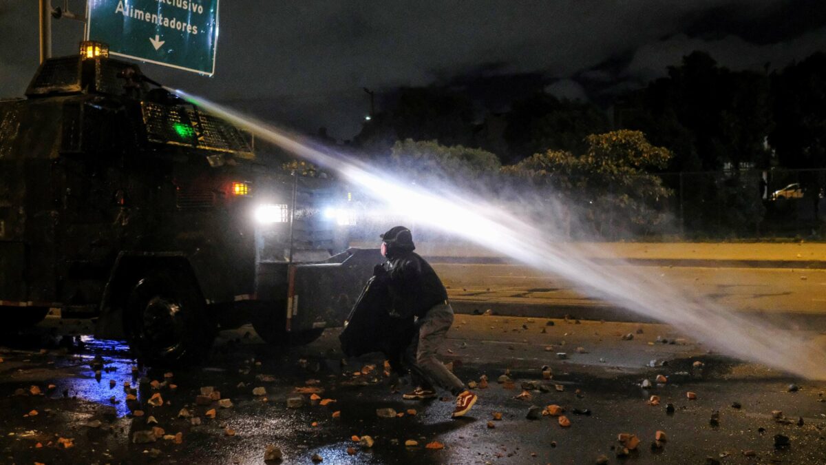 (VÍDEO) Nuevos disturbios en Bogotá dejan al menos 82 heridos por diversas lesiones y por el disparo de gases lacrimógenos