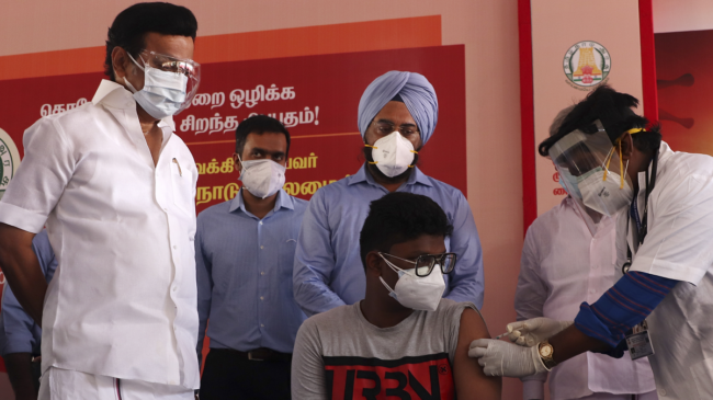 La India registra el menor número de casos de coronavirus en casi dos meses