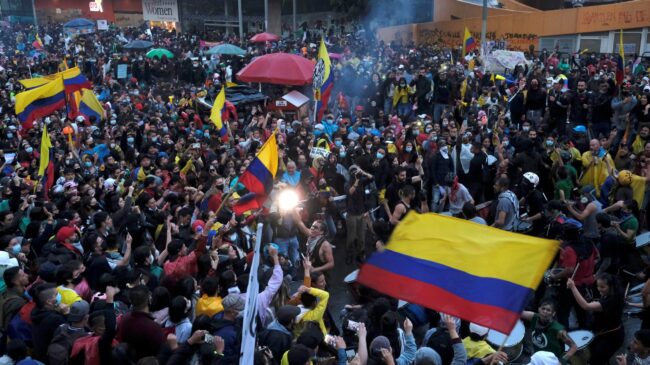 (VÍDEO) El Gobierno colombiano y el Comité del Paro siguen lejos de una solución mientras continúa la violencia en las calles