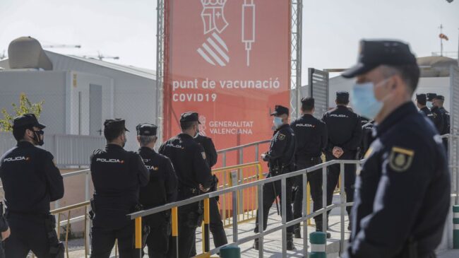 Cataluña comienza a vacunar con Moderna a la Guardia Civil y la Policía