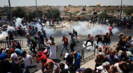 (VÍDEO) Más de 200 heridos en enfrentamientos entre civiles palestinos y militares israelíes en Jerusalén
