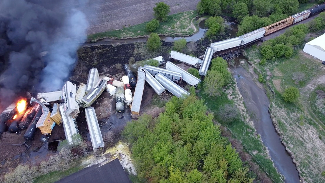 (VÍDEO) Brutal accidente de un tren con fertilizantes en Estados Unidos