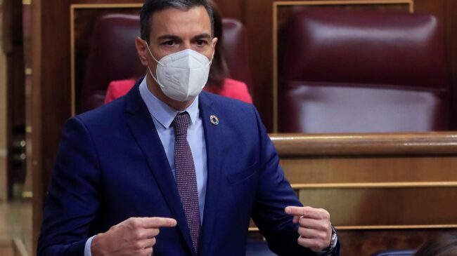 Sánchez reta a Casado a presentar una moción de censura