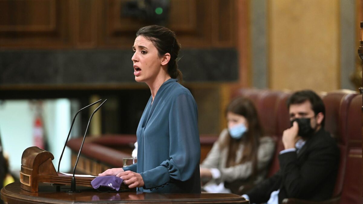 (VÍDEO) Montero pide perdón por el retraso de la ley trans: «Tenemos una deuda con ellos, con ellas y con elles»