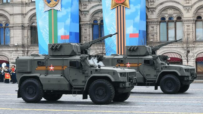 (VÍDEO) Rusia muestra músculo militar en la celebración del Día de la Victoria