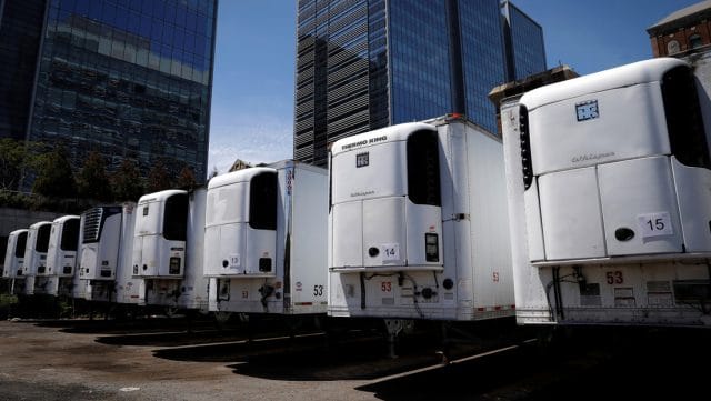 Nueva York aún tiene cientos de cuerpos de víctimas por covid-19 en camiones frigoríficos