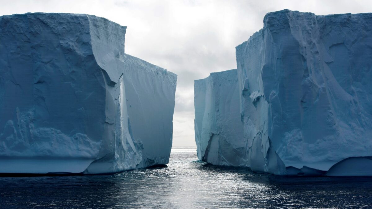 (VÍDEO) El iceberg más grande del mundo se desprende de la Antártida