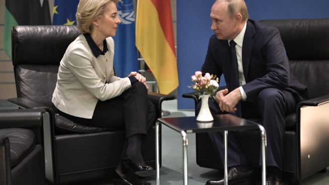 Bruselas traslada al embajador ruso su condena y la posibilidad de tomar medidas tras las sanciones a la UE