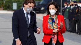 Así ha sido el primer izado de bandera de Almeida como alcalde de Madrid por San Isidro