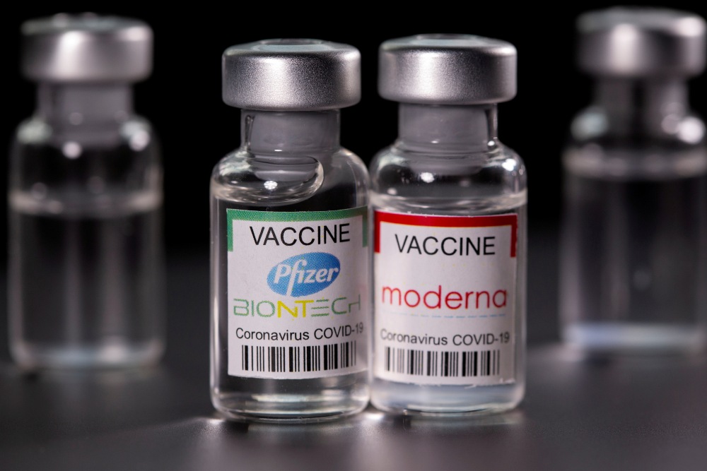 Combinar dos vacunas contra el coronavirus aumenta las reacciones leves