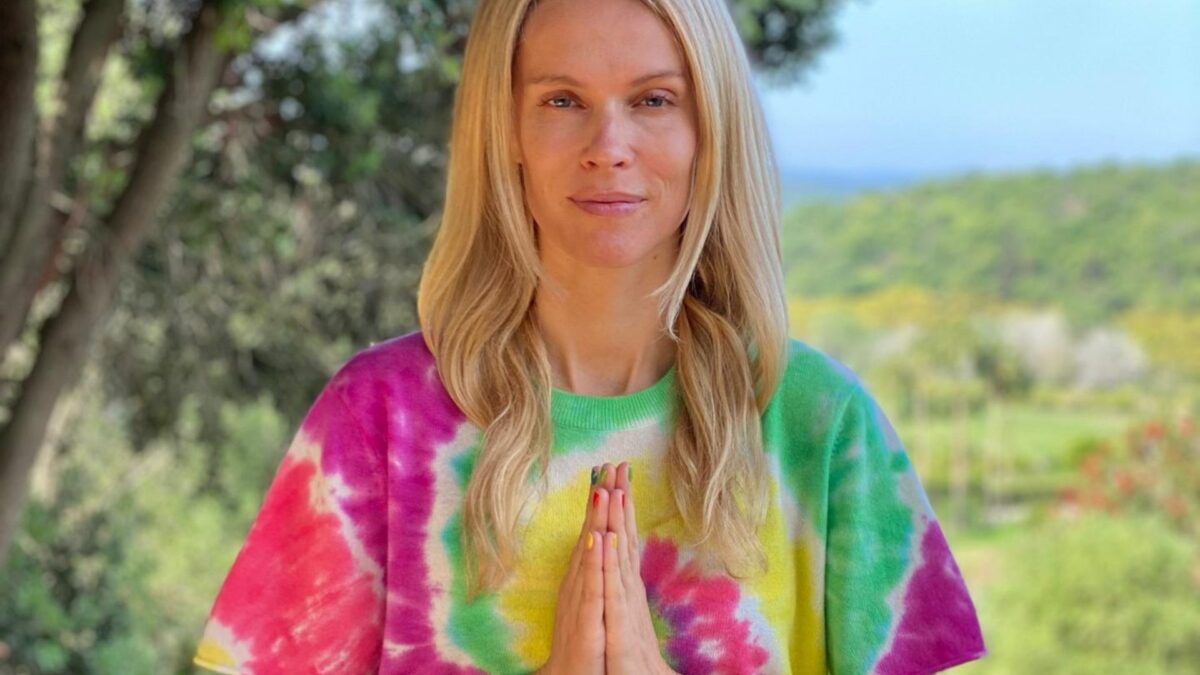 Coco Rainbow: «Con el yoga dejé de ver mi cuerpo como una máquina y empecé a sentirlo casa»