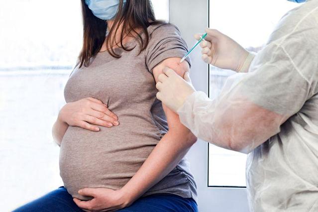 Brasil suspende el uso de la vacuna de Astrazeneca contra el COVID-19 en embarazadas