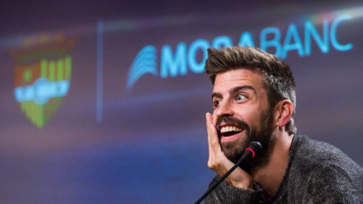 La lona gigante de Piqué en Madrid para promocionar la Copa Davis que no deja a nadie indiferente
