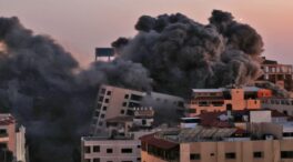 (VÍDEO) Colapsa un edificio de 14 plazas en Gaza tras el bombardeo de Israel