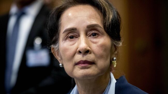 Suu Kyi es condenada a 4 años de cárcel en la primera sentencia desde el golpe de Estado en Myanmar