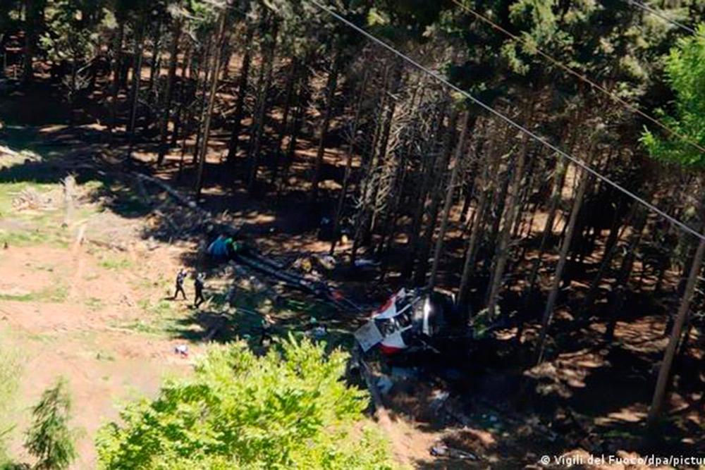 La caída de un teleférico en Italia deja al menos 13 muertos
